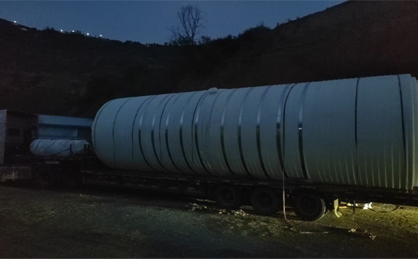 庆城圆桶运输途中